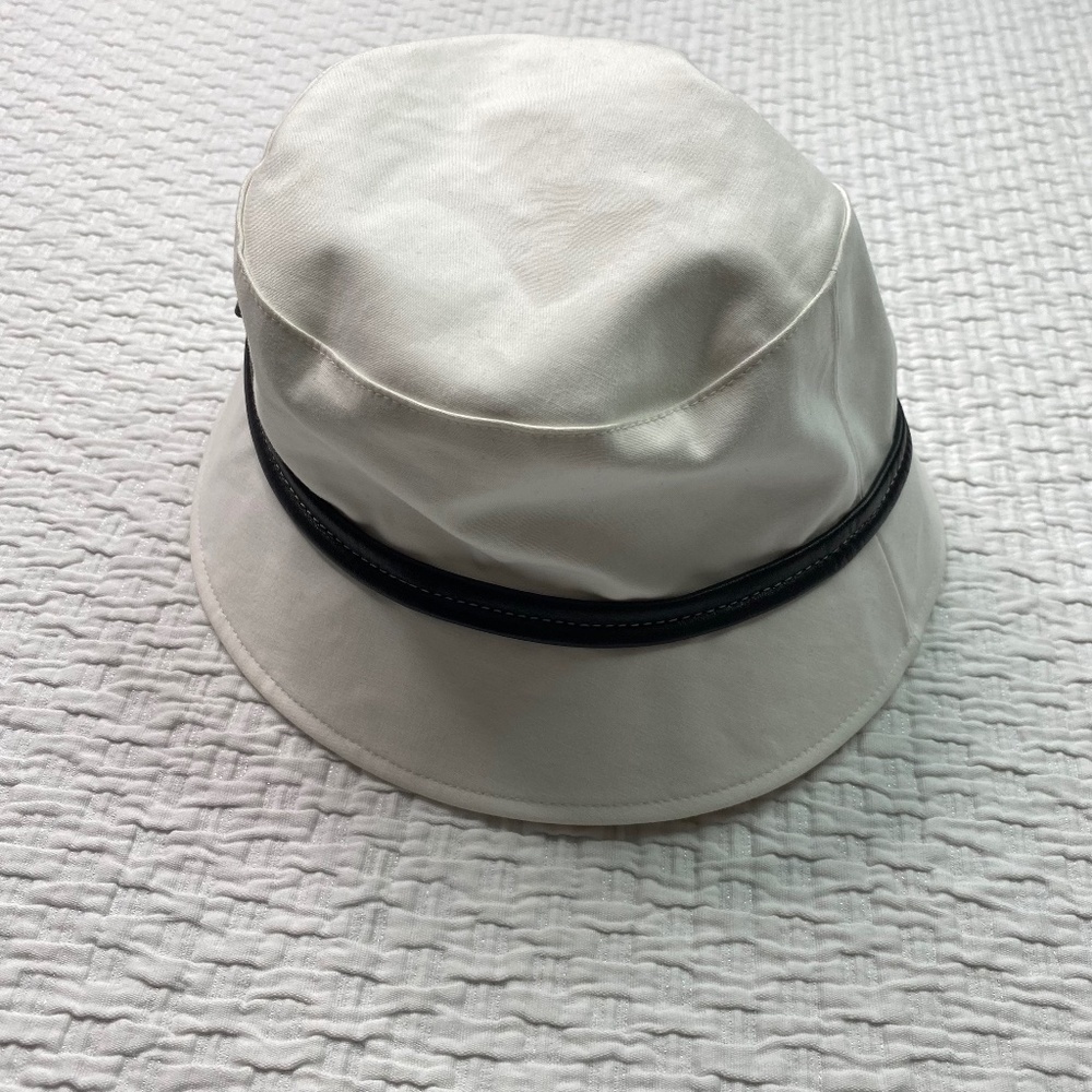 COACH BUCKET HAT White with black Leather Hatband Size S Y2K